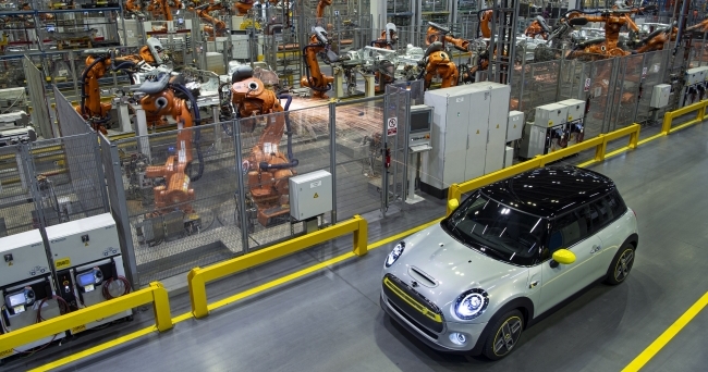 New MINI Electric unveiled at Oxford plant | Zenoot