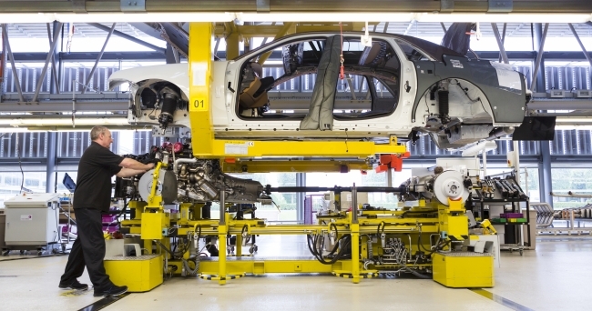 Rolls-Royce resumes full two-shift production | Zenoot